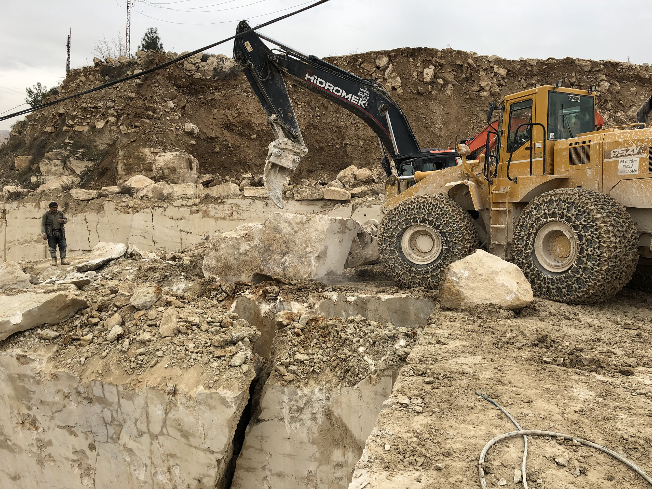 tetik marble, light travertine, mix travertine, travertine, classic travertine, rustic travertine, tumbled, travertinetumbled